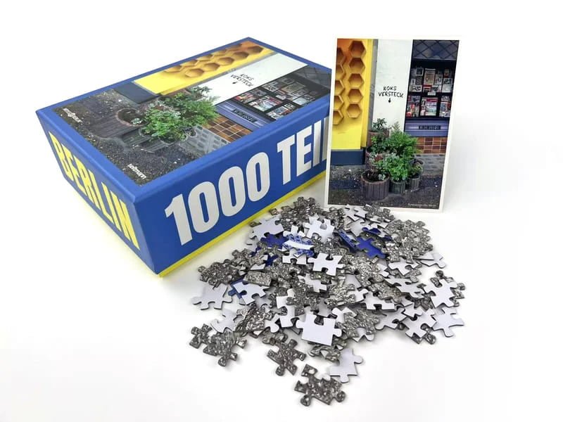 Custom printed puzzle manufacturing samples with boxes
