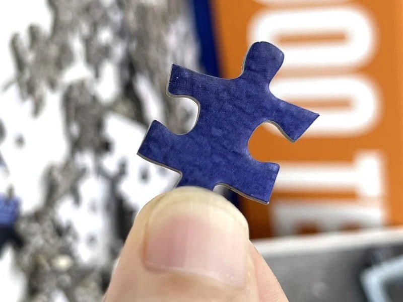 Puzzle board die cutting and piece details